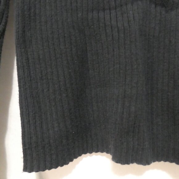 DKNY JEANS | small | Black Ribbed Bold Logo Front Turtelneck Sweater - Picture 13 of 16